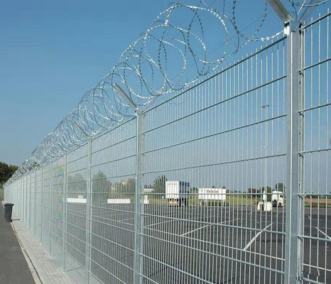 barrière Residential Airport Fencing de barbelé de 4.00mm 4.50mm 5.00mm