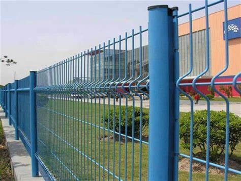 ISO9001 3d a courbé la résistance de la rouille d'Assemblée de Mesh Fence 4ft de fil facilement